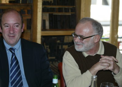 Philippe Sudres, directeur de la communication du Tour de France, en tandem avec Serge Laget, iconique responsable des archives de L’Équipe. Deux parfaits connaisseurs de la presse et de l’histoire du cyclisme. ©Cristel Editeur d’Art / Patrick Pichon