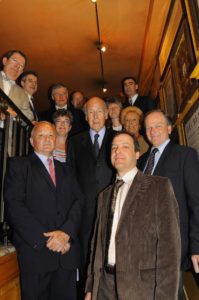 Les jurés du 4e Prix Jacques-Goddet prennent la pose. Peut-être sont-ils un peu plus solennels qu’à l’ordinaire !