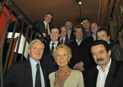 Le jury du 6e Prix Jacques-Goddet sous l’objectif du photographe Jean-Luc Lamaère. Pierre Mazeaud et Edwy Plenel ont tenu à entourer Rosine Goddet.