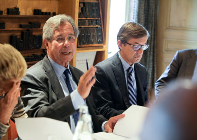 S’il n’a rien perdu de sa combattivité, Jean-Louis Debré n’a rien perdu non plus de sa bonne humeur. Face à lui, Alain Clouet, président du Tour international du Poitou-Charentes et invité ès qualité, ainsi que Christian Prudhomme et Patrick de Carolis, en sont les autres témoins.