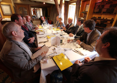 La table des jurés, articulée selon la tradition autour de son invité d’honneur et de son président de jury. Le beau souvenir d’une très belle édition.