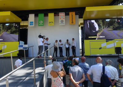 Ambiance Tour de France ! Une aimable parenthèse tandis que les coureurs du Tour de France disputent un contre-la-montre capital aux pieds des Pyrénées.