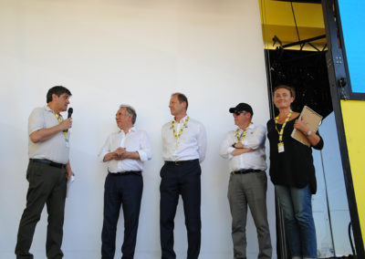 Philippe Sudres et Jennifer Cormier ont rejoint Christian Prudhomme et François Bayrou. Pour rappeler que l’excellent Jean-Luc Gatellier reçoit aussi, ce même jour, le Prix Antoine Blondin du Tour !