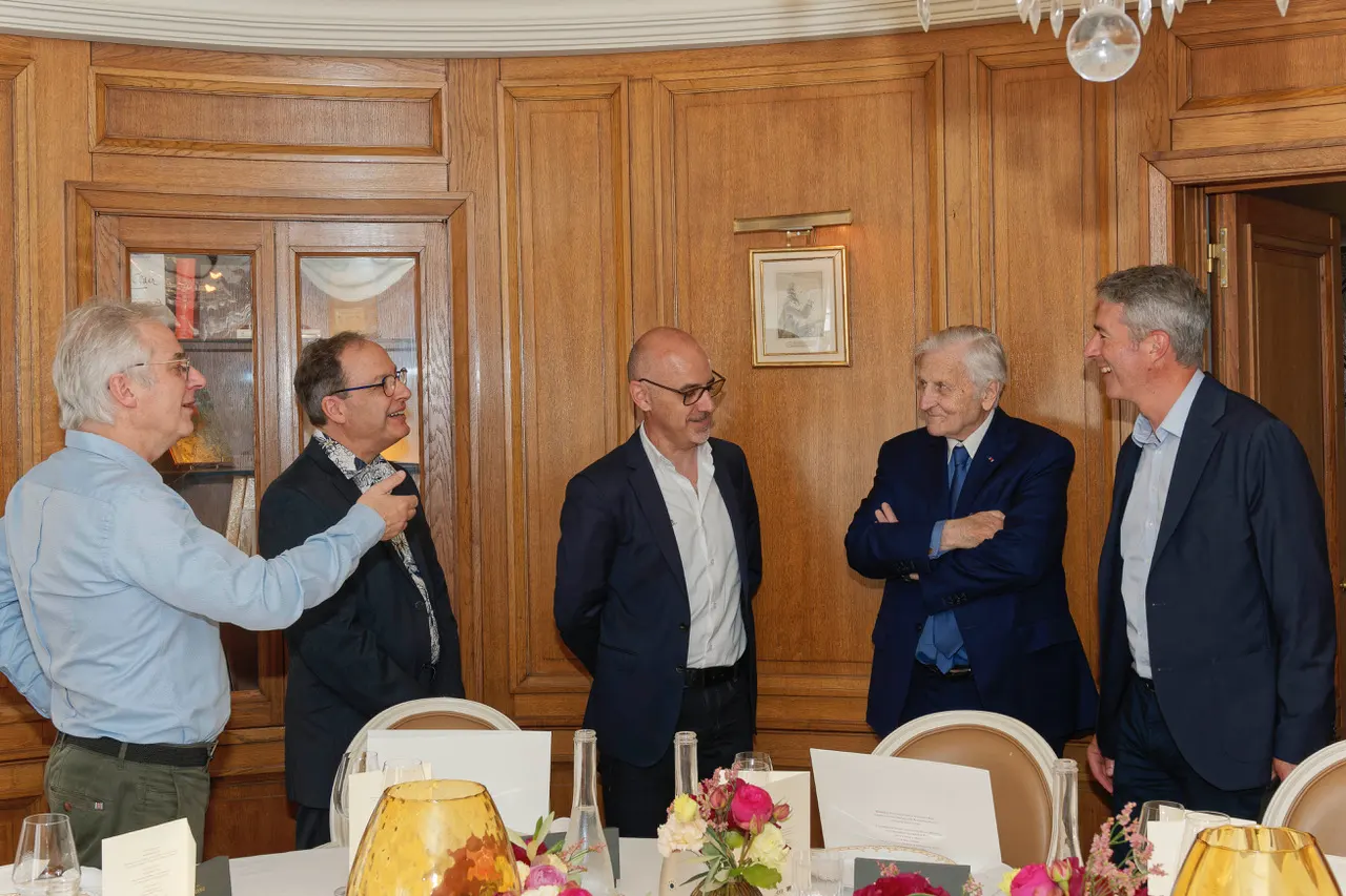 Christophe Penot, Henri Montulet, Xavier Jan et Sébastien Grosmaitre accueillent Jean-Claude Trichet.