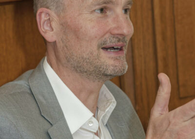 Jean-Étienne Amaury, juré pour la cinquième année consécutive. Afin de confirmer, comme l’écrit chaque année Christian Prudhomme, « l’indéfectible attachement d’Amaury Sport Organisation à la tradition écrite du Tour de France. »