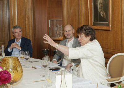Au deuxième tour, Roselyne Bachelot donne le la. Jean-Étienne Amaury et Sébastien Grosmaitre feront écho.