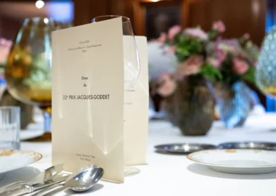 Un événement, un lieu, une date. Bienvenue au restaurant Drouant, pour le dîner du jury du 22e Prix Jacques-Goddet récompensant, chaque année, le meilleur article de la presse francophone consacré au Tour de France.