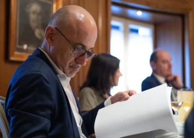 Xavier Jan, président de la Ligue Nationale de Cyclisme, et juré ès qualités pour la troisième fois, s’offre une dernière révision. Une voix d’ancien champion qui compte toujours dans les débats.