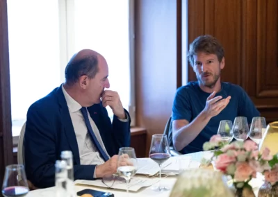 Le débat reste ouvert. Yann Bouchez le confirme auprès de Jean Castex.