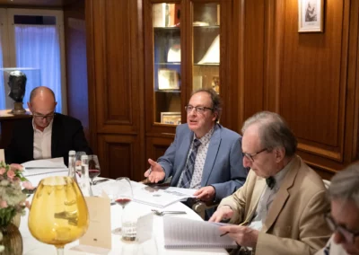 Henri Montulet défend son choix. Des arguments forts, qui obligent Pascal Golomer, Jean-Luc Marion et Corinne Boulloud à replonger dans leur dossier d’articles.