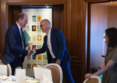 Accueil encore, accueil toujours. Claire Fages et Xavier Jan, autres invités ès qualités, ont le plaisir de saluer Jean Castex, ancien Premier ministre, invité d’honneur de cette vingt-deuxième édition.